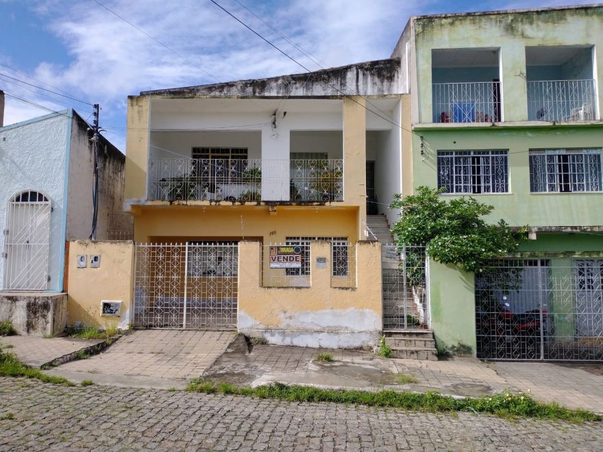 Rua Candinha Barreto, 106,